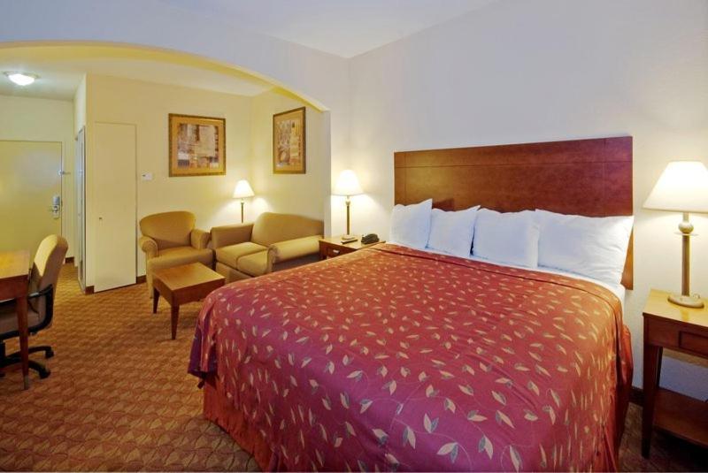 Люкс Кровать Кинг, Americas Best Value Inn & Suites Livingston