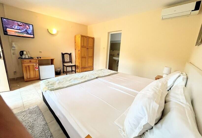 Economy Interior Room, Lotus Family Hotel   Free Parking