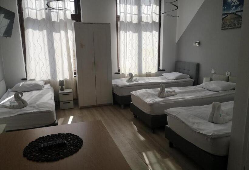 غرفة كلاسيكية رباعية, Central Sopot
