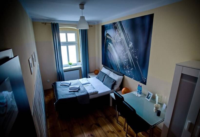 Номер Стандарт, Explorer Hostel & Apartment Stare Miasto Old Town 24h #don T Be A Tourist, Be An Explorer!