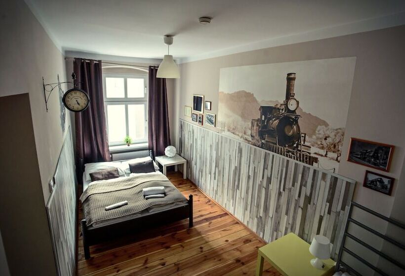 Номер Стандарт Трехместный, Explorer Hostel & Apartment Stare Miasto Old Town 24h #don T Be A Tourist, Be An Explorer!