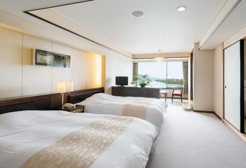 Номер Deluxe, Amanohashidate