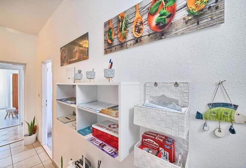 Deniz Manzaralı 1 Yatak Odalı Daire, Apartments Irena