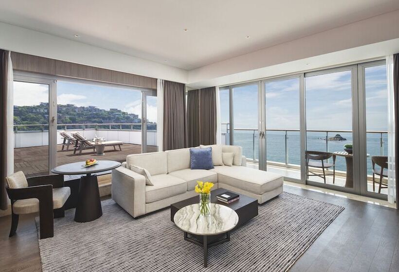 Люкс с Террасой, Intercontinental Shenzhen Dameisha Resort, An Ihg