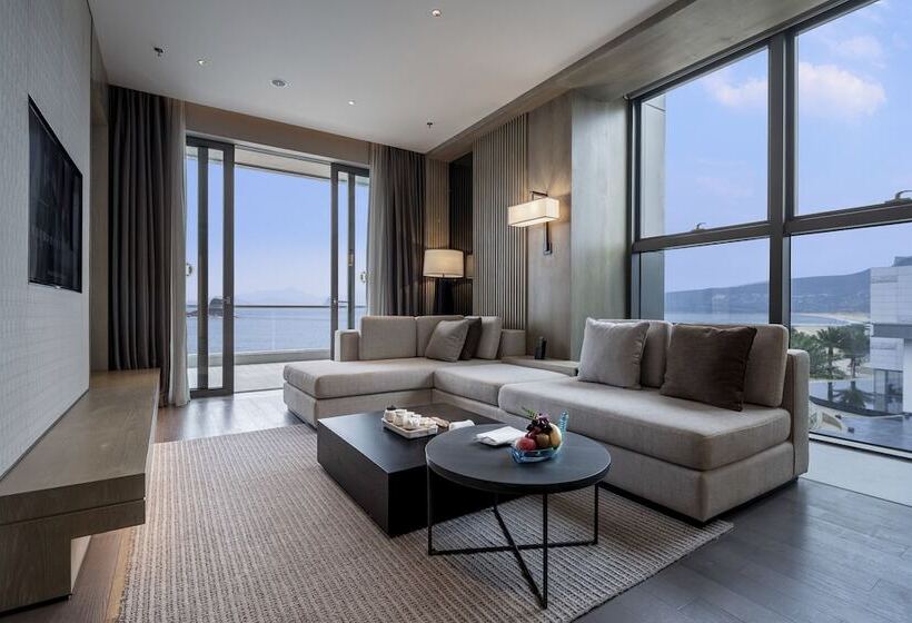 Клубный люкс с видом на море, Intercontinental Shenzhen Dameisha Resort, An Ihg