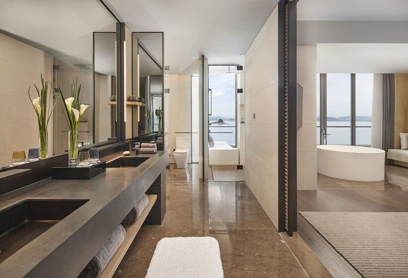 Клубный люкс с видом на море, Intercontinental Shenzhen Dameisha Resort, An Ihg