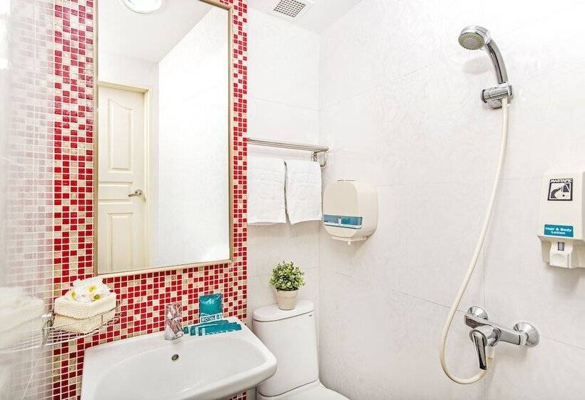Superior Room, 81 Kovan