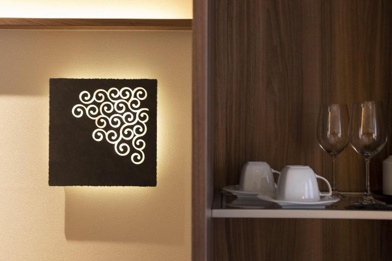 Superior Room, 81 Kovan