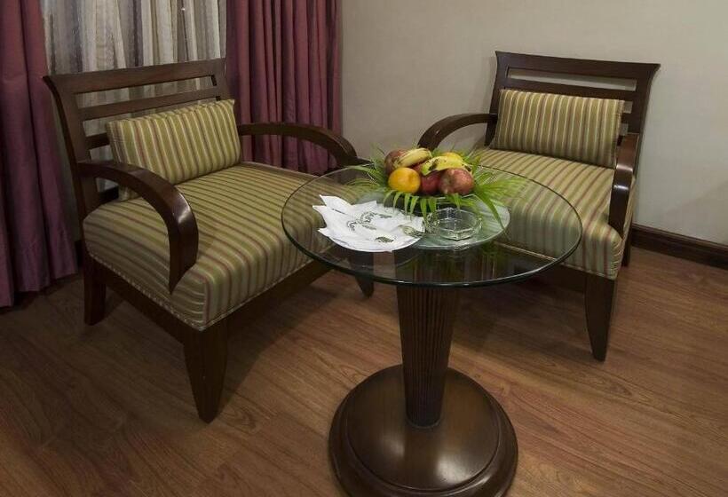 اتاق اجرایی, Mayfair Rourkela