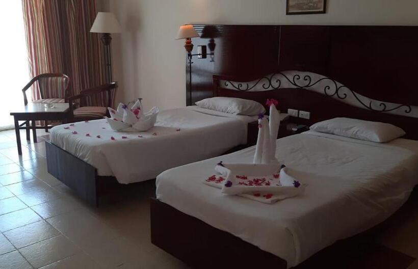 اتاق لوکس, Royal Brayka Beach Resort