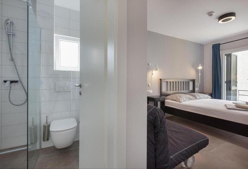 Номер Стандарт Трехместный, Subtub Hostel Makarska