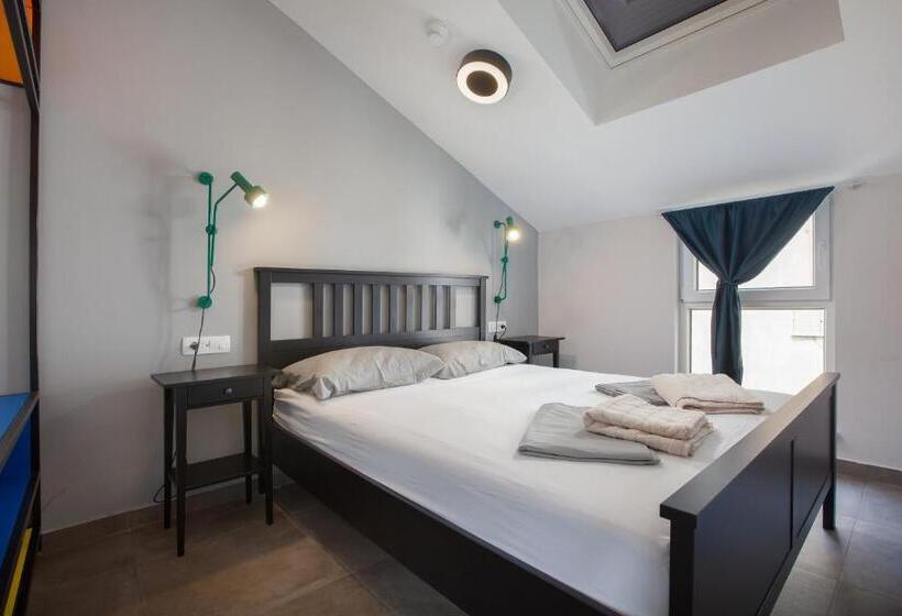발코니 디럭스 룸, Subtub Hostel Makarska