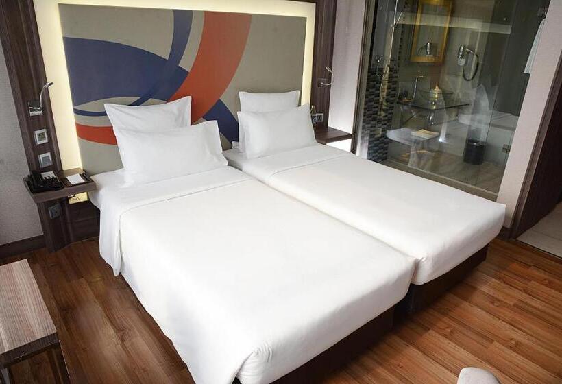 Номер Стандарт, Novotel Bangkok Impact