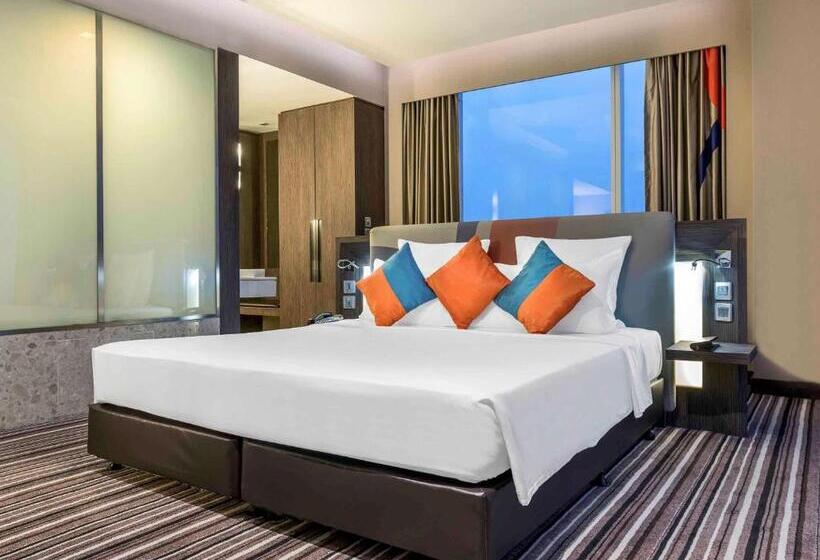 Люкс Премиум, Novotel Bangkok Impact