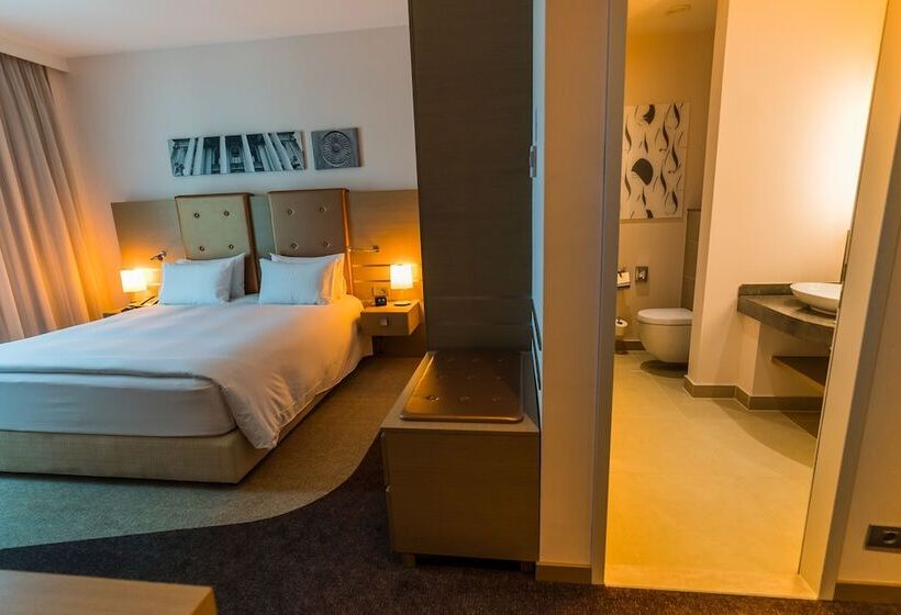 패밀리 룸, Doubletree By Hilton Hotel Oradea