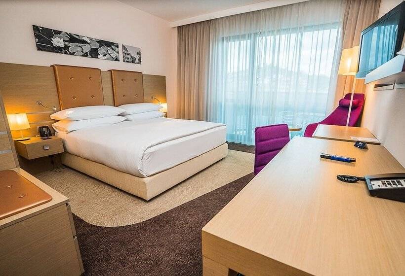 디럭스 패밀리 룸, Doubletree By Hilton Hotel Oradea
