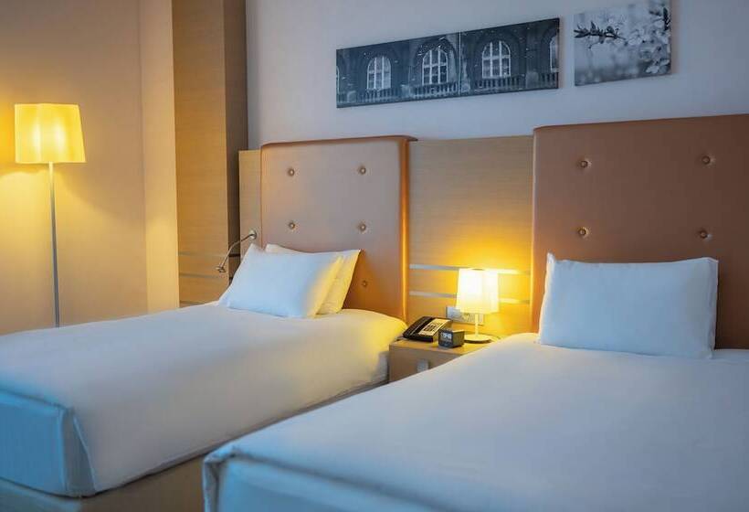 패밀리 룸, Doubletree By Hilton Hotel Oradea