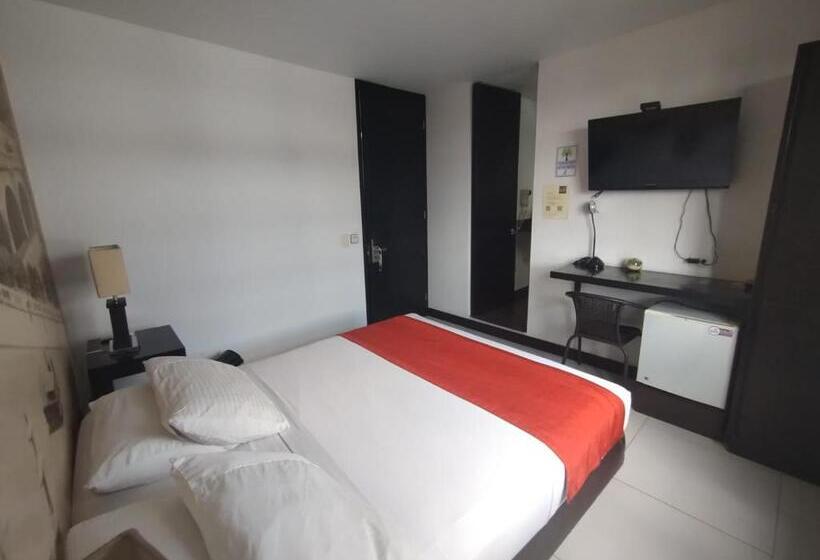 Номер Deluxe, Puerta De San Antonio
