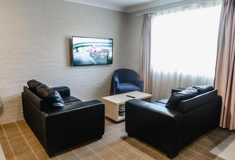 침실 3개 아파트, Balan Village Motel