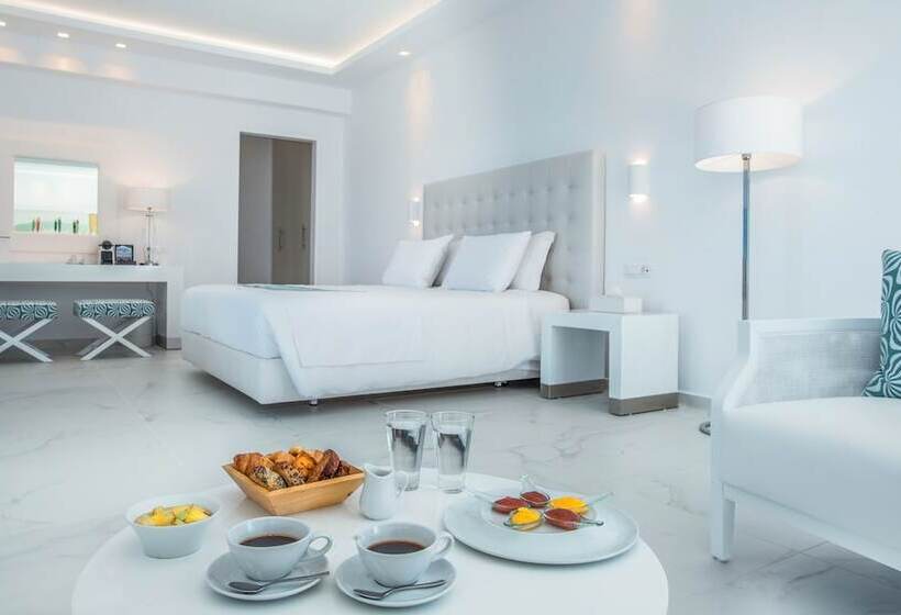 سوئیت با چشم‌انداز دریا و هیدروماساژ, Delight Boutique Hotel   Small Luxury Hotels Of The World