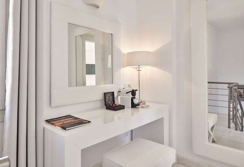 سوییت با چشم‌انداز دریا, Delight Boutique Hotel   Small Luxury Hotels Of The World