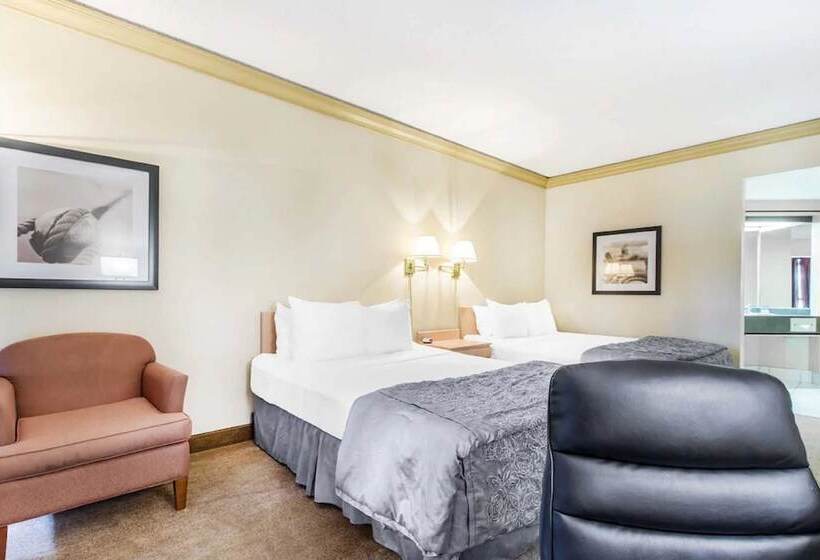 ２ダブルベッドのスタンダードルーム, Travelodge By Wyndham Troisrivieres
