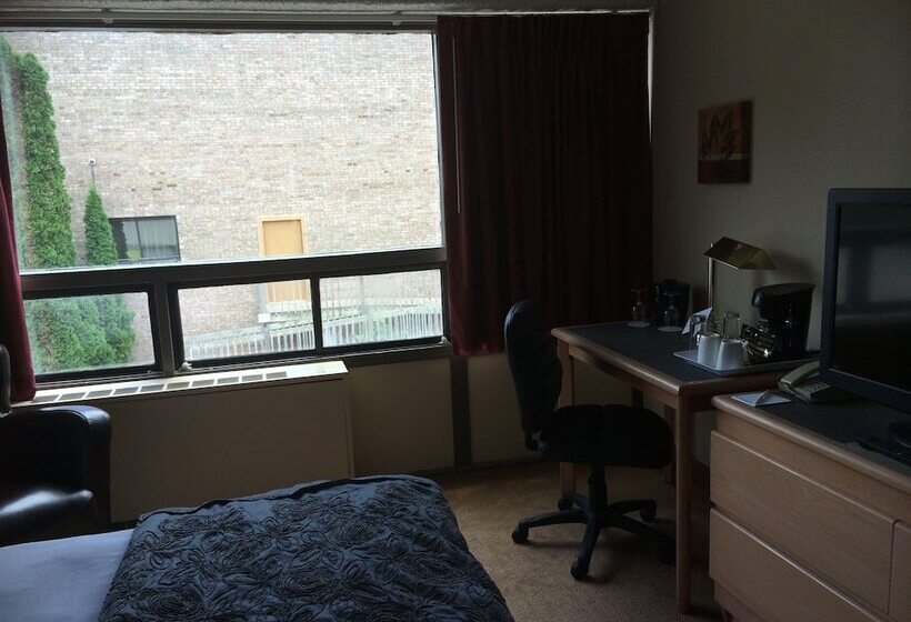 ２ダブルベッドのスタンダードルーム, Travelodge By Wyndham Troisrivieres