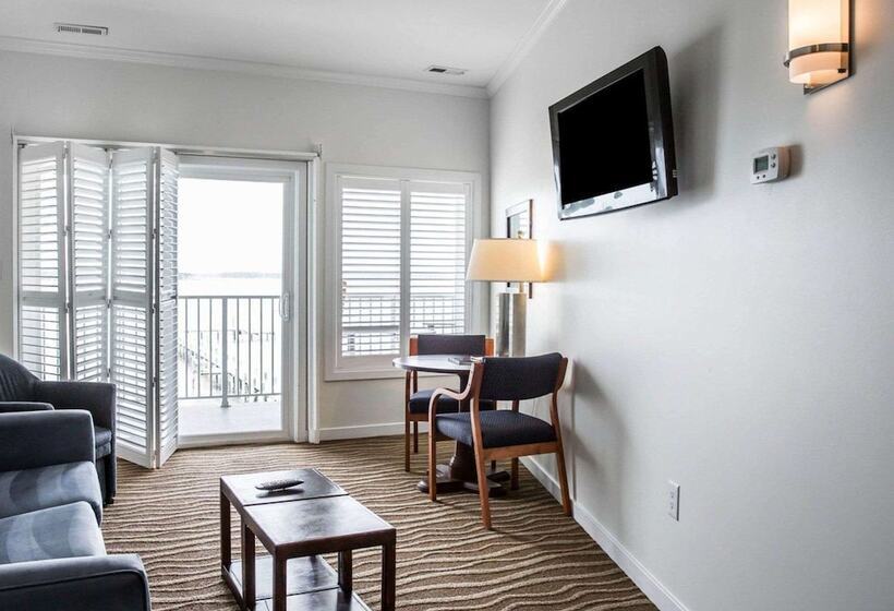 Люкс Адаптированный для Инвалидов, Island Inn & Suites, Ascend Hotel Collection
