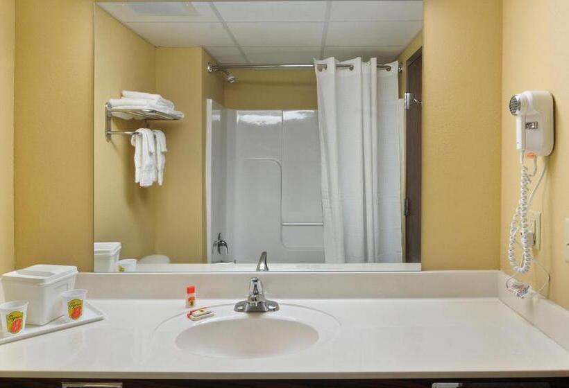스위트 킹사이즈 침대, Quality Inn & Suites