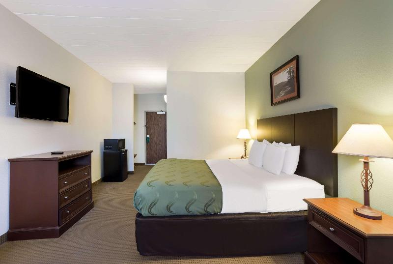 Quarto Estandar Cama King para Deficientes Físicos, Quality Inn & Suites