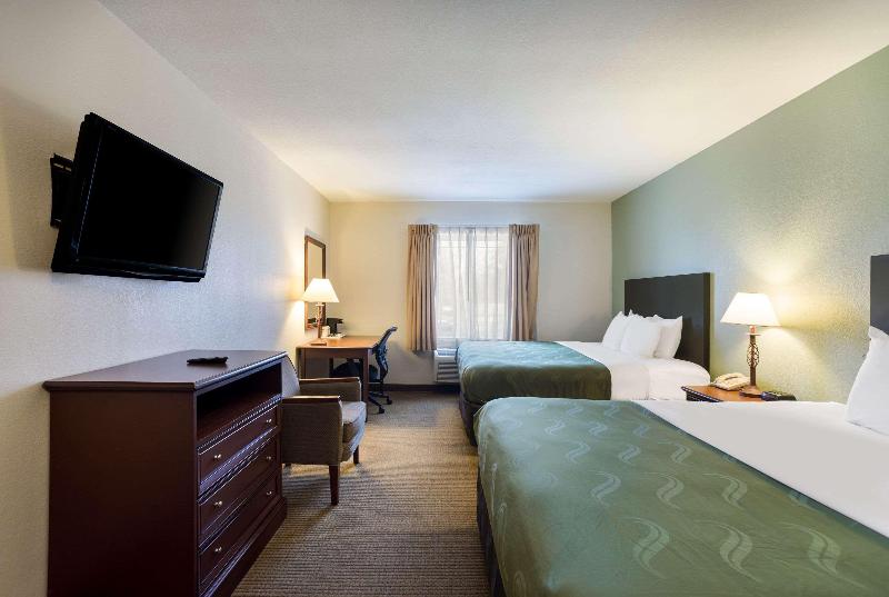 Quarto Estandar Cama King, Quality Inn & Suites