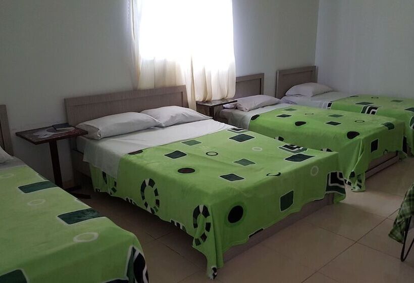 4인용 스탠다드 룸, Vermon Armenia