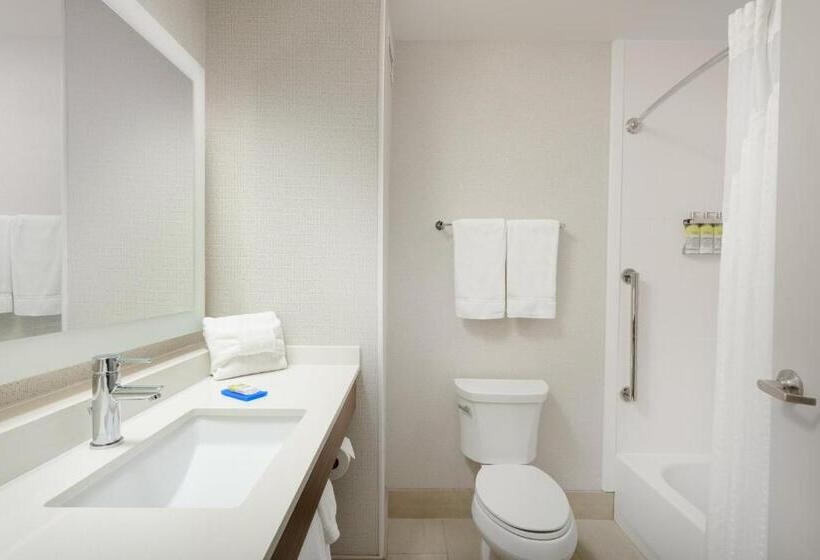 带大床的标准间, Holiday Inn Express   Tullahoma, An Ihg