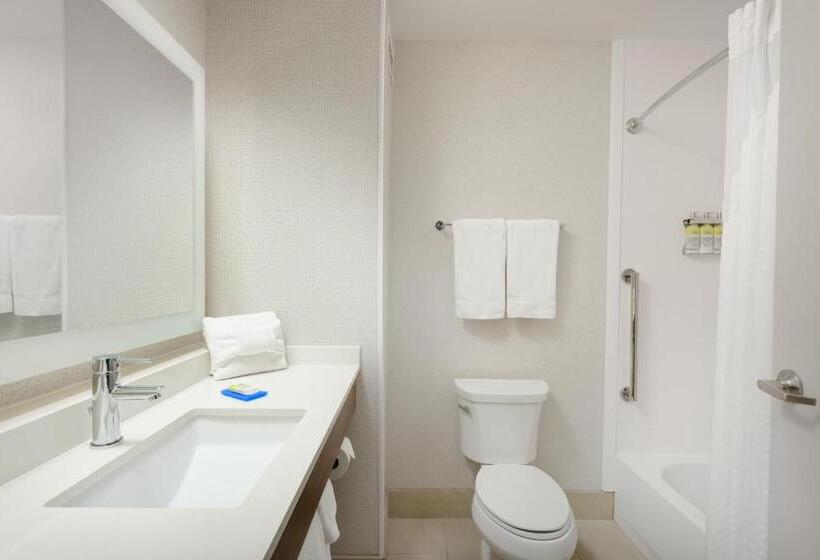 适合残疾人使用的标准间, Holiday Inn Express   Tullahoma, An Ihg