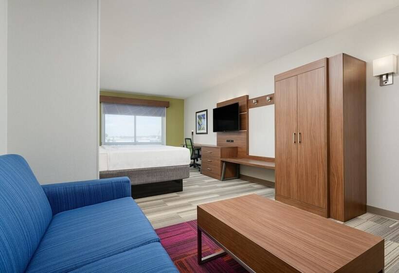 适合残疾人士使用的套间, Holiday Inn Express   Tullahoma, An Ihg
