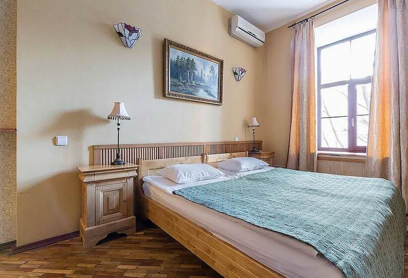 コンフォートルーム, Art Hotel Rachmaninov