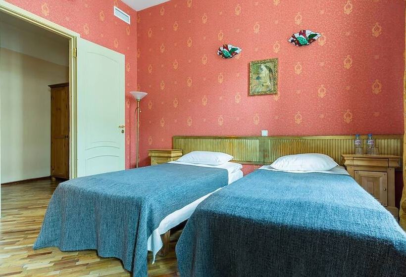 コンフォートルーム, Art Hotel Rachmaninov