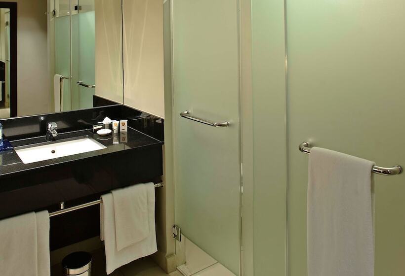 سوییت جونیور, Eka Hotel Nairobi