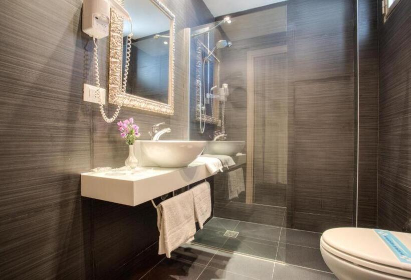 Quarto Familiar, Aiglon