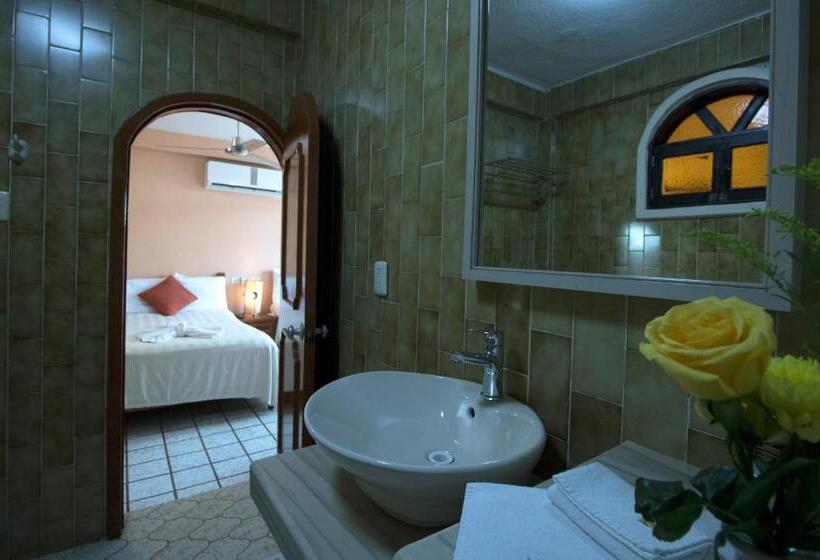 Junior Suite, & Restaurant Bucaneros, Isla Mujeres