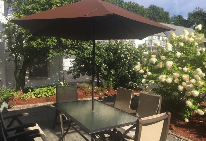 Вилла 4 Спальни, Pink Blossoms Resort