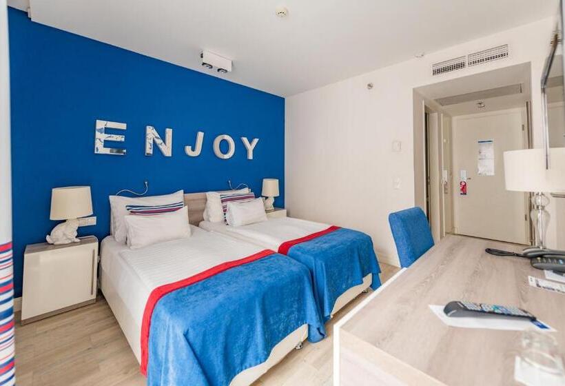 Номер Стандарт, Estilo Fashion Hotel Budapest