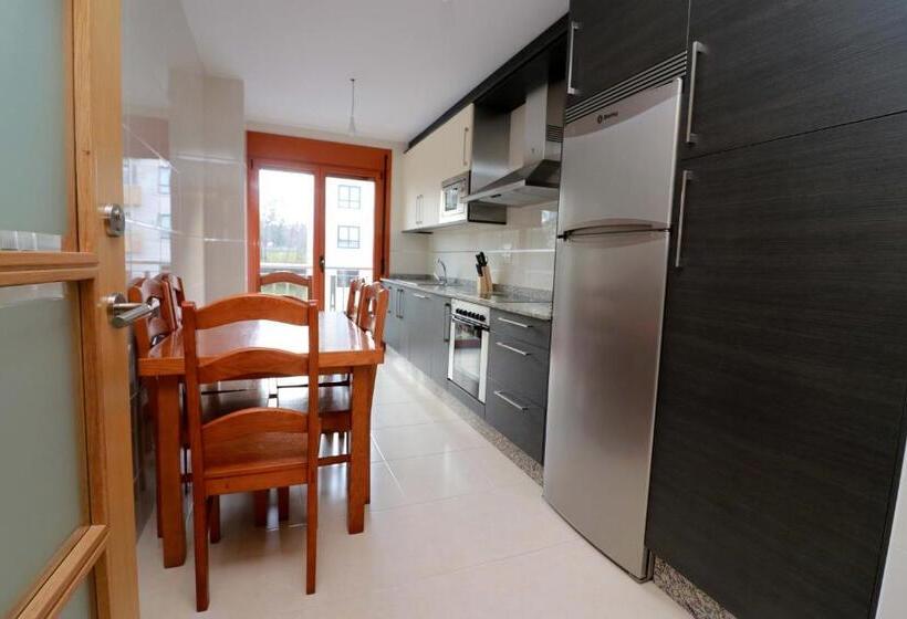 Апартаменты 3 Спальни, Hostal Casasnovas