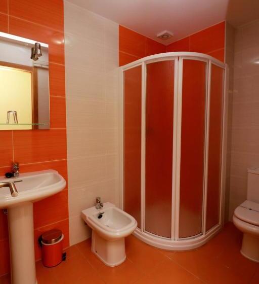 Апартаменты 3 Спальни, Hostal Casasnovas