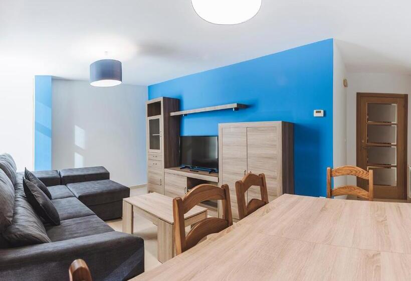 Апартаменты 3 Спальни, Hostal Casasnovas