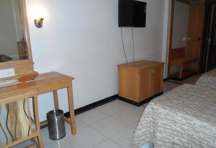 디럭스 룸, Kalyan Residency