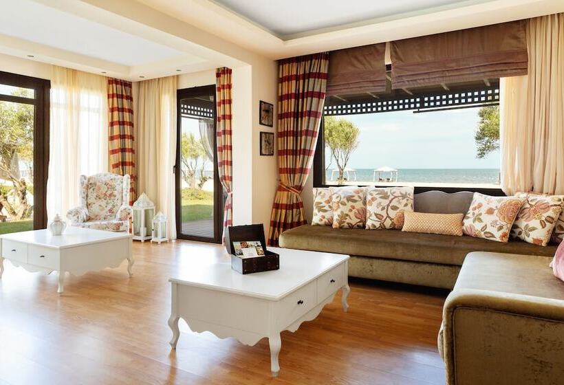 سوییت, Mediterranean Village Hotel & Spa