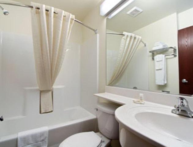 جناح ديلوكس, Microtel Inn And Suites Gassaway