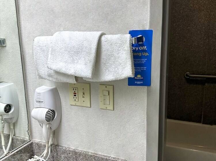Suíte, Days Inn & Suites By Wyndham Opelousas