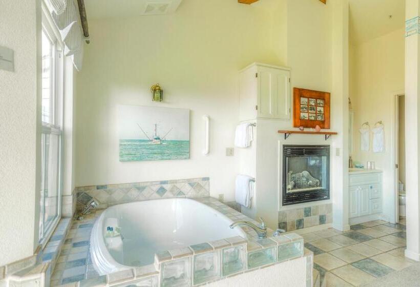 Quarto Superior, Captain's Inn At Moss Landing